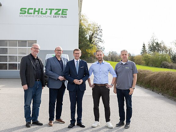 Achleitner_Schütze_Schuhe_Team.jpg  